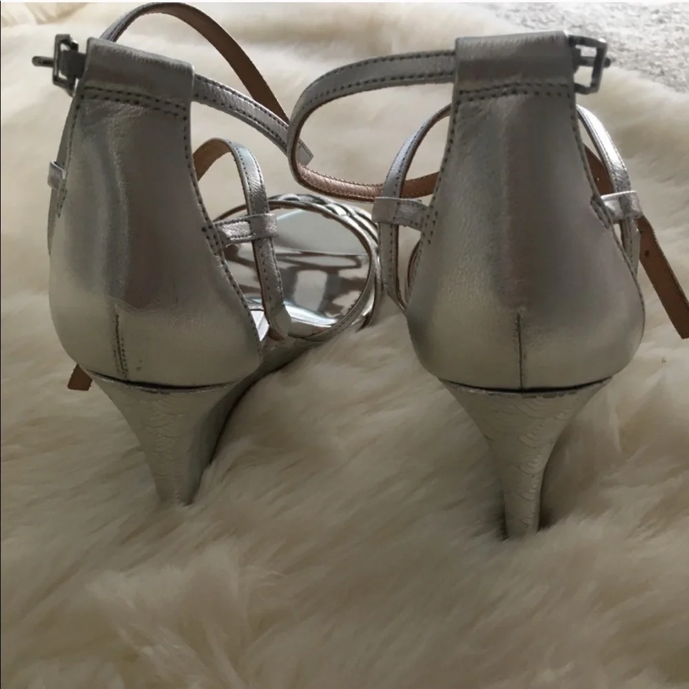 Badgley Mischka Hedy Wedges NWOT